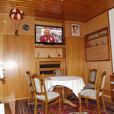 Zum Lutten Didi Hotel